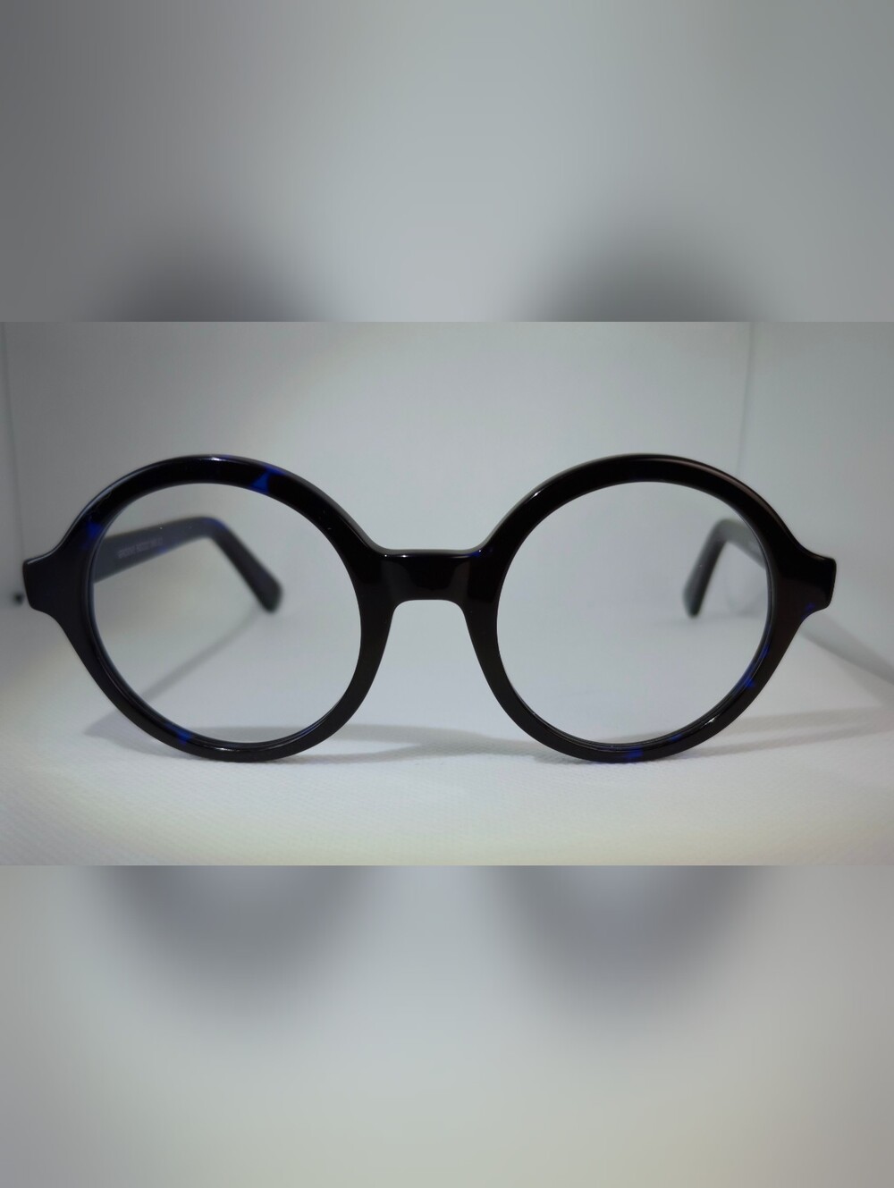 Groove Round Women's Black with Blue. Mid Bridge, Mid Temple Attachment.